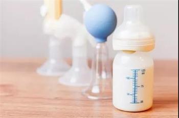 1577343340590854.jpg 母乳喂養